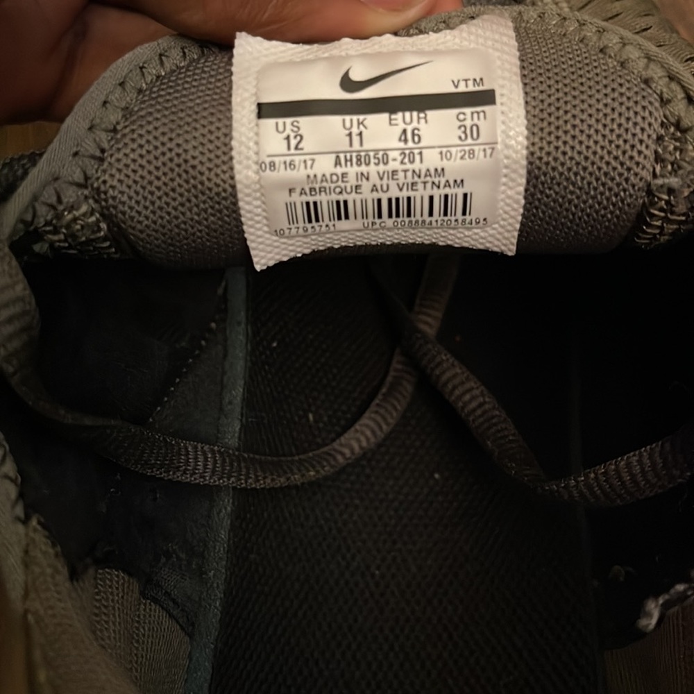 Nike - Picture 4 of 4
